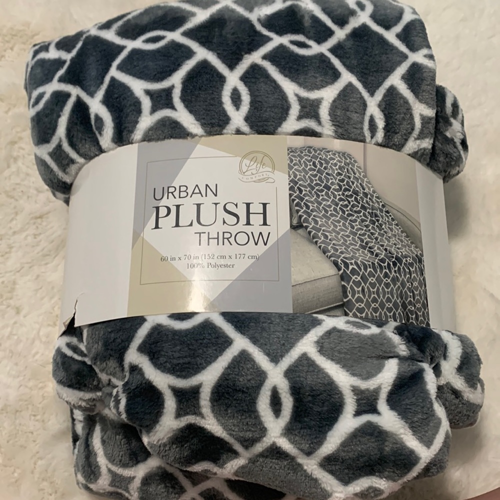 Brand new plush throw